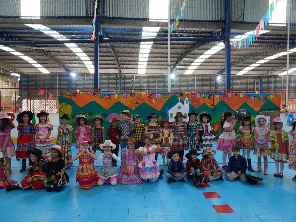 Turmas da Educação Infantil caracterizadas para a Festa Junina